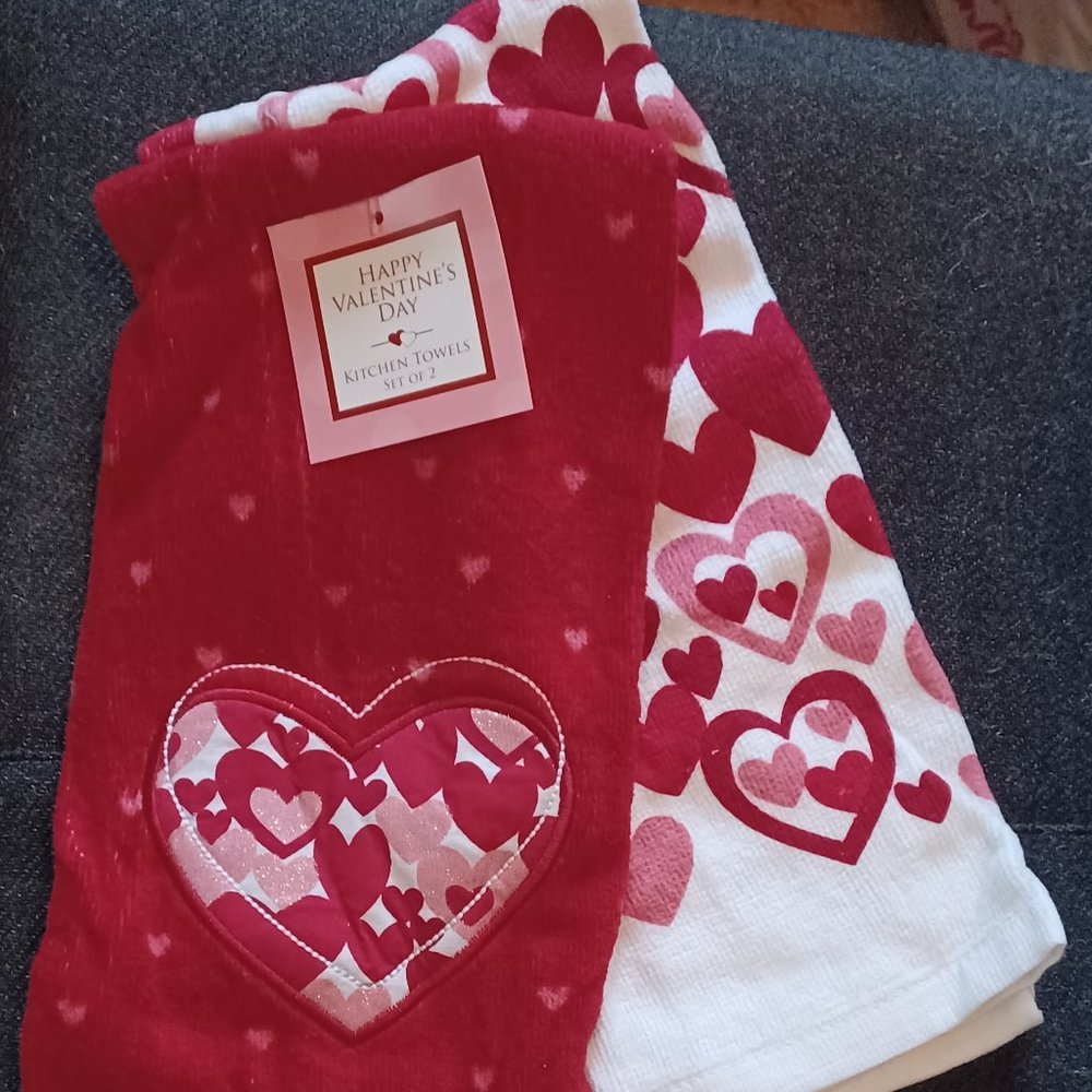 New Kohl's Happy Valentine's Day Kitchen Towels Set of 2
